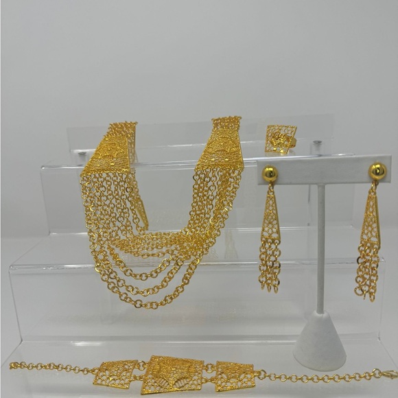 24K Gold Plated Arabian Banquet Jewelry Set - Picture 3 of 12